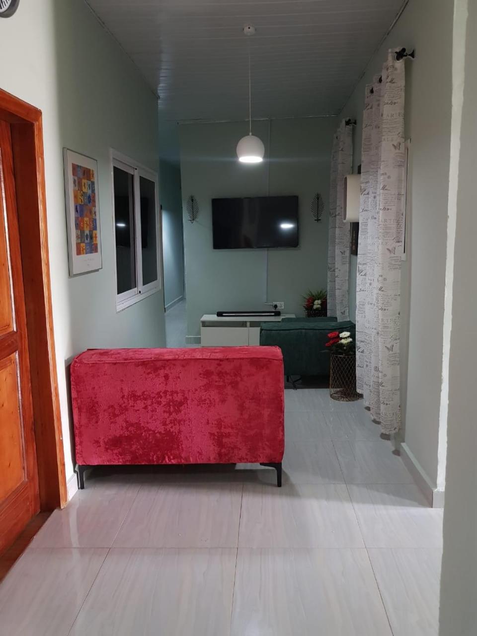Nana Adu Guest House Koforidua Ngoại thất bức ảnh