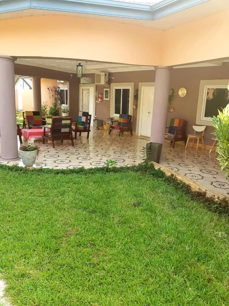 Nana Adu Guest House Koforidua Ngoại thất bức ảnh