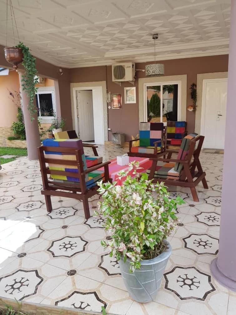 Nana Adu Guest House Koforidua Ngoại thất bức ảnh
