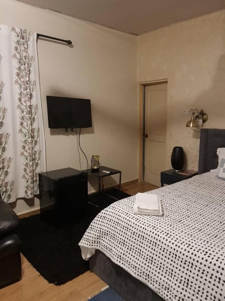 Nana Adu Guest House Koforidua Ngoại thất bức ảnh
