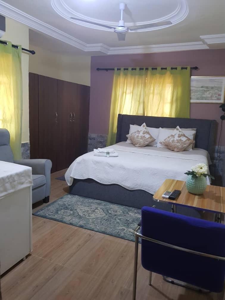 Nana Adu Guest House Koforidua Ngoại thất bức ảnh