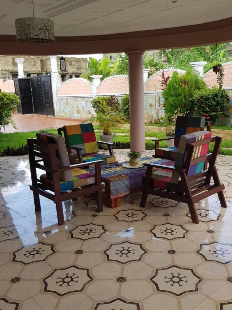 Nana Adu Guest House Koforidua Ngoại thất bức ảnh