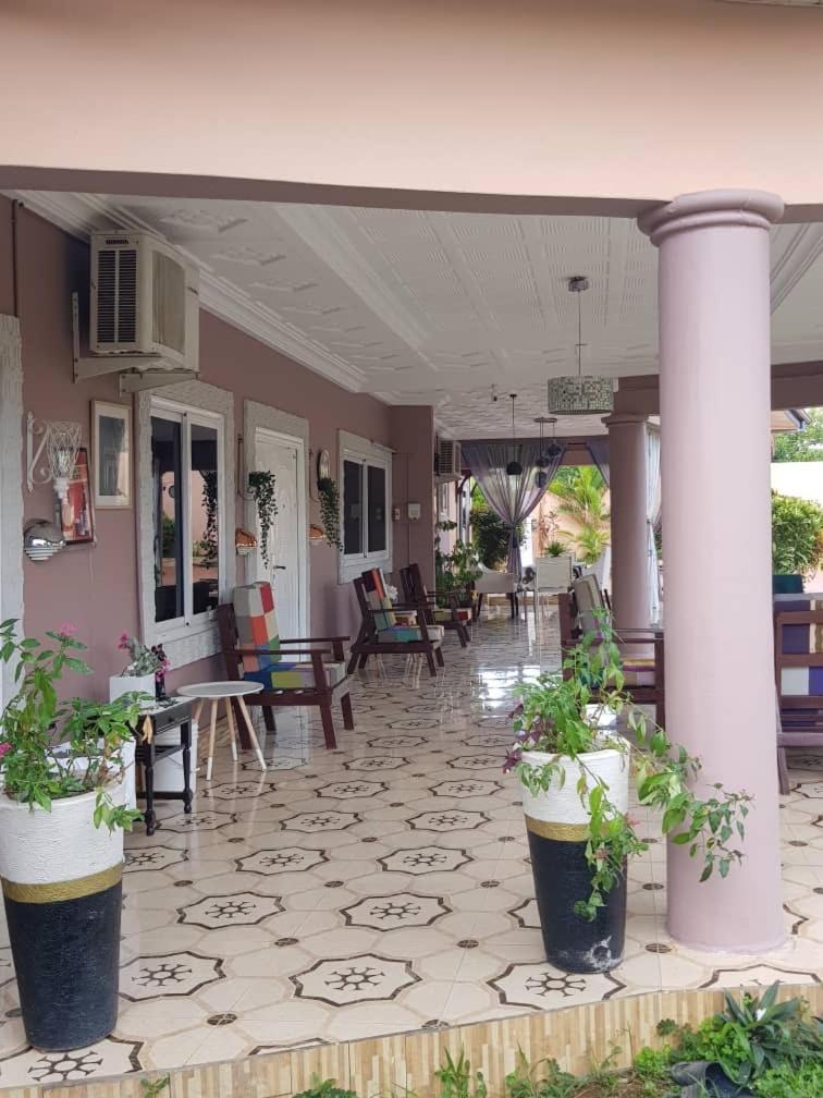 Nana Adu Guest House Koforidua Ngoại thất bức ảnh