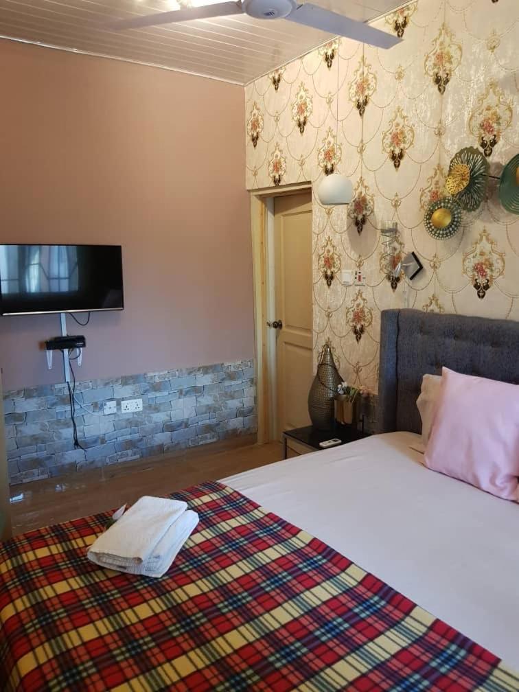 Nana Adu Guest House Koforidua Ngoại thất bức ảnh